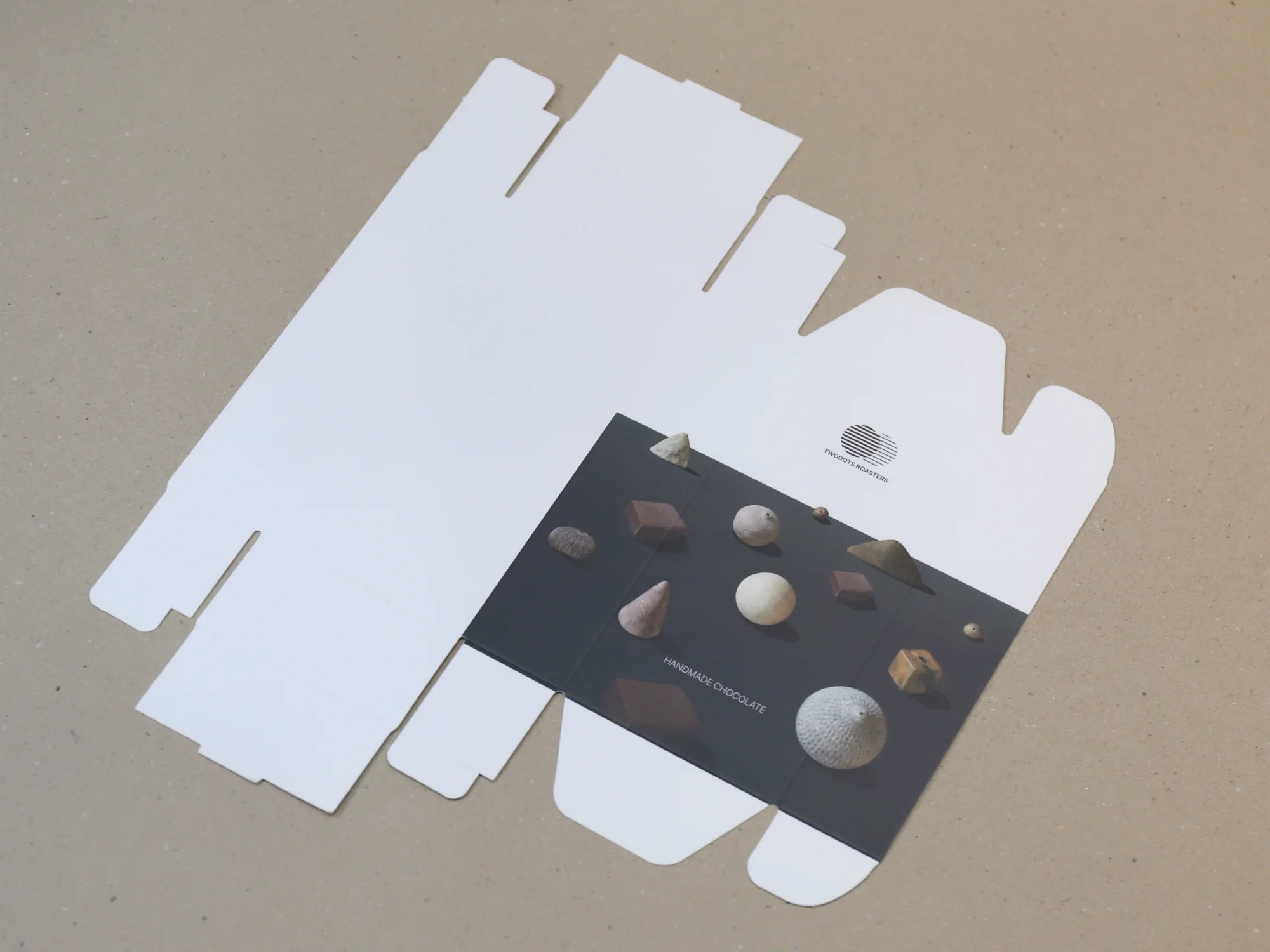 투닷츠 초콜릿 G형 박스 박스 제작 사례 - 방산포장