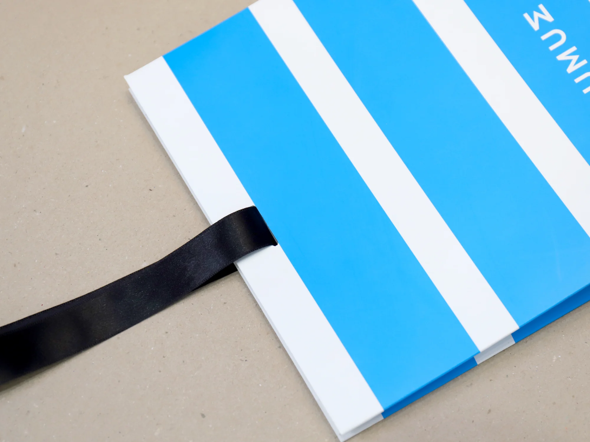 유엠뉴욕 쇼핑백 쇼핑백 제작 사례 - 방산포장