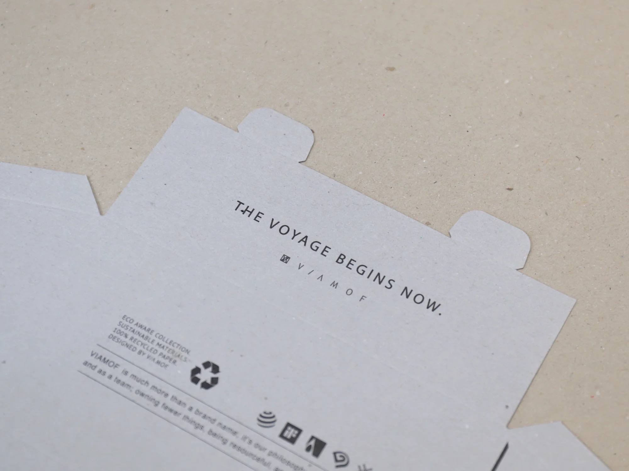 비아모프 안경 삼각 조립식 박스 박스 제작 사례 - 방산포장