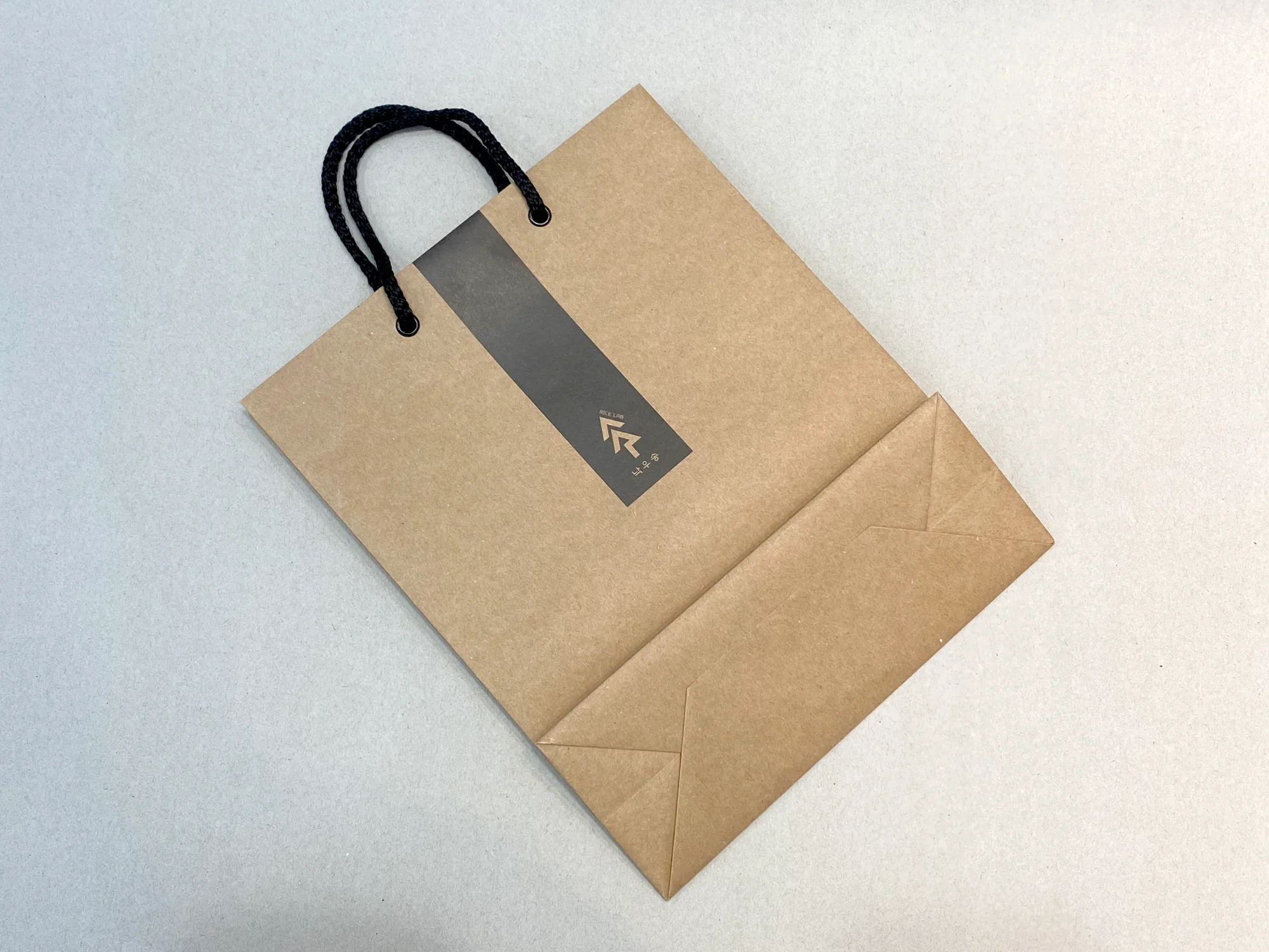 낙우송 쇼핑백 쇼핑백 제작 사례 - 방산포장